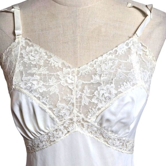 Vintage 1960s Barbara Lee Cream With Lace Slip Dress - Picture 2 of 7